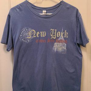 GILDEN SOFT STYLE RING SPUN NEW YORK CITY EMPIRE STATE BUILDING TSHIRT MEDIUM